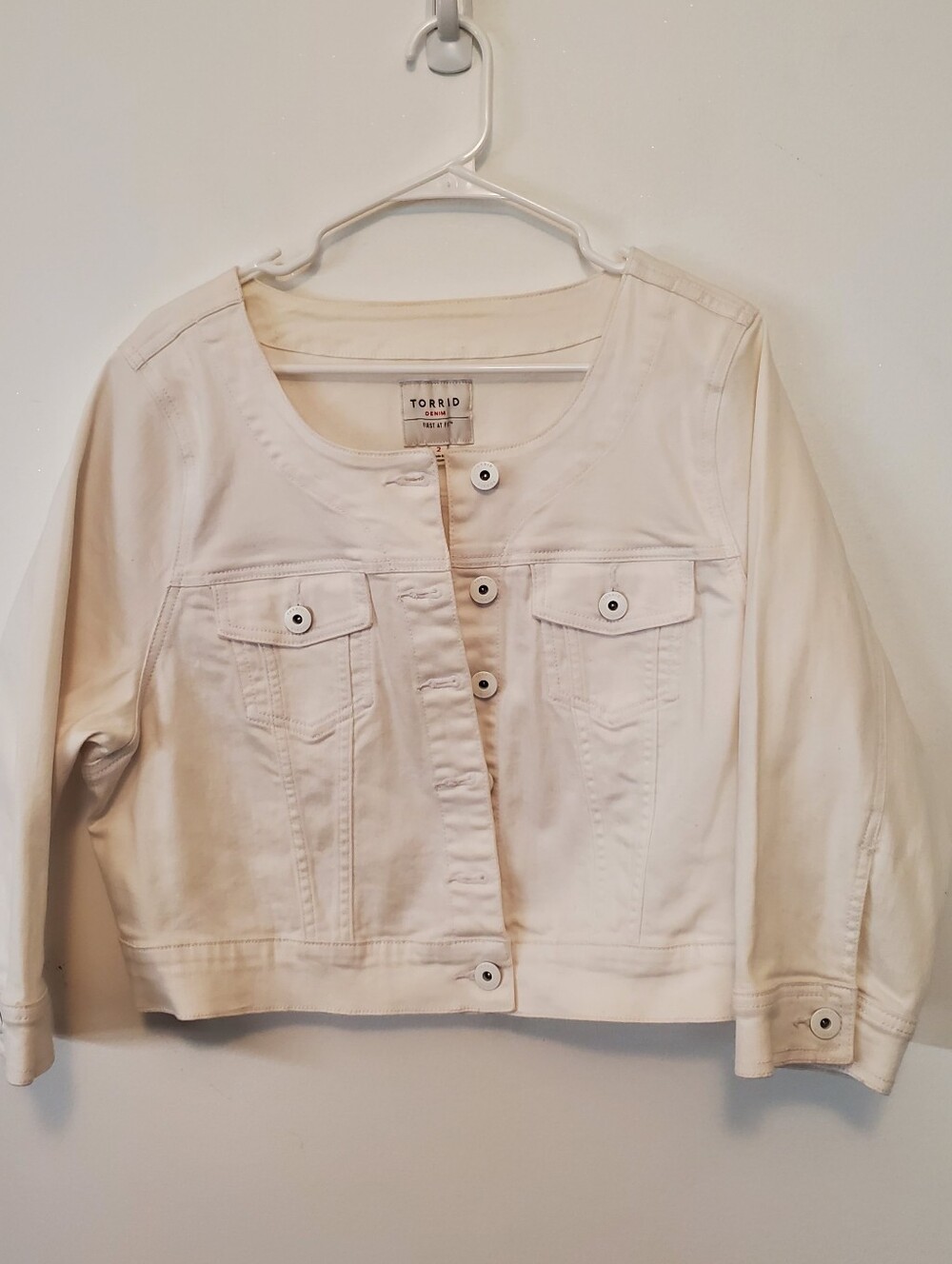 Torrid white cropped denim jacket Size 2X